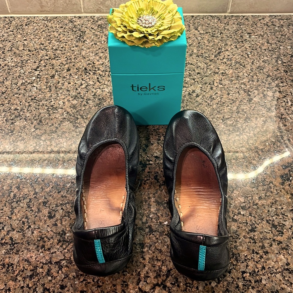 🖤 Matte Black Tieks 🖤